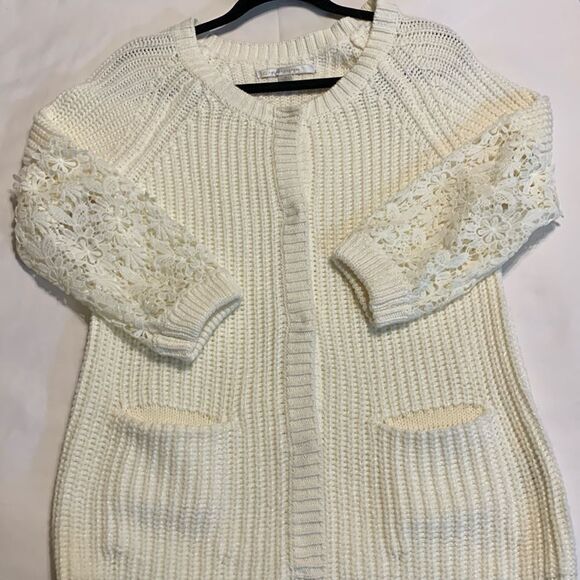 Lauren Conrad Size Medium dressy ivory snap front closure with lace sleeves - Picture 1 of 9